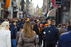 Koningsdag: oranje boven in de vitrine